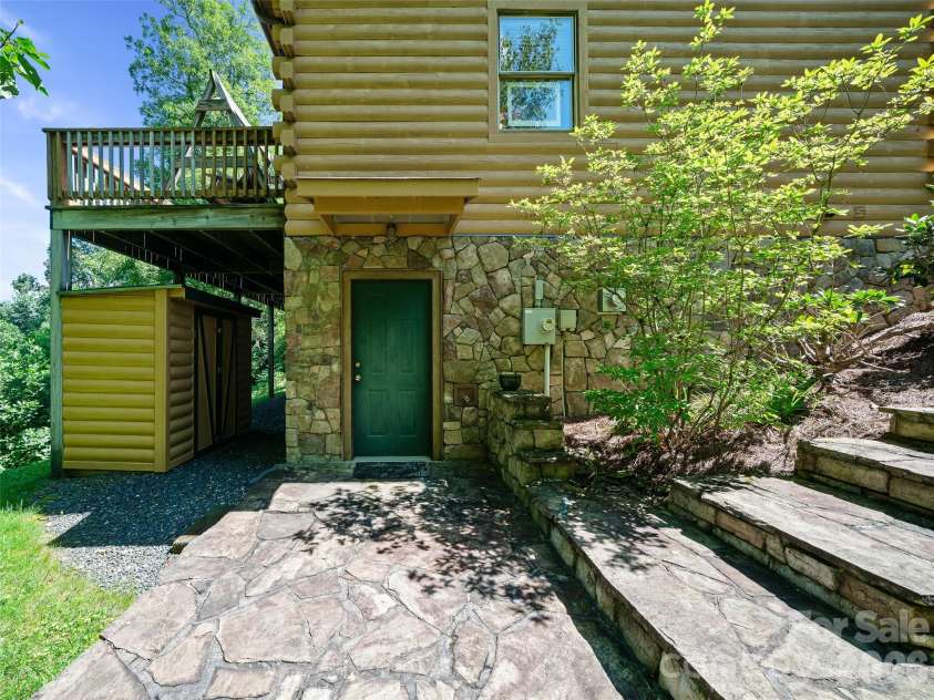 185 Blue Bird Lane, Spruce Pine, NC 28777.  MLS# CAR4416749, YatesRealty ID 45682. 