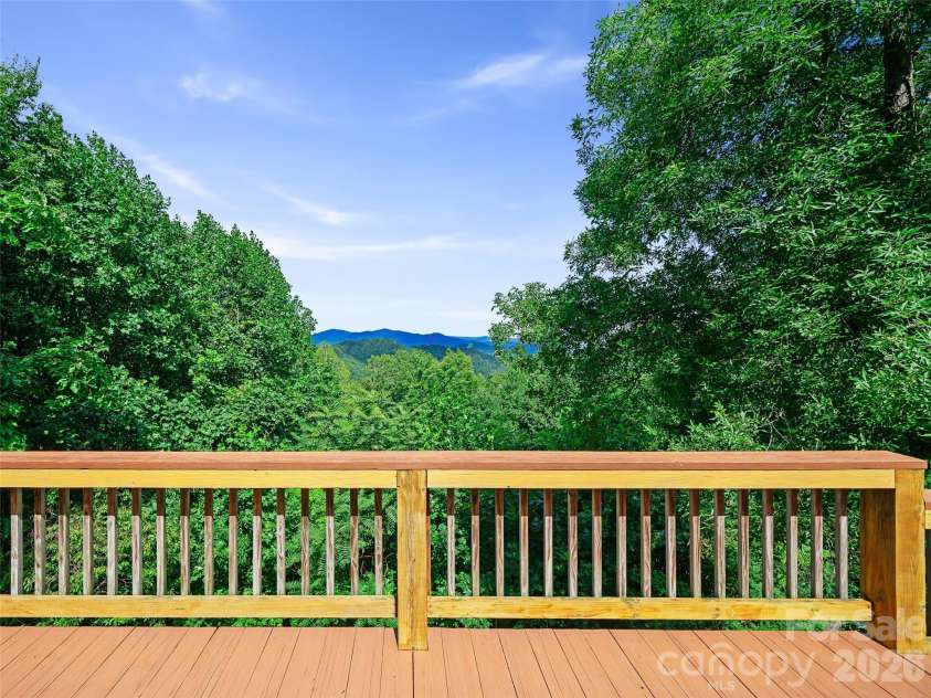 185 Blue Bird Lane, Spruce Pine, NC 28777.  MLS# CAR4416749, YatesRealty ID 45682. 