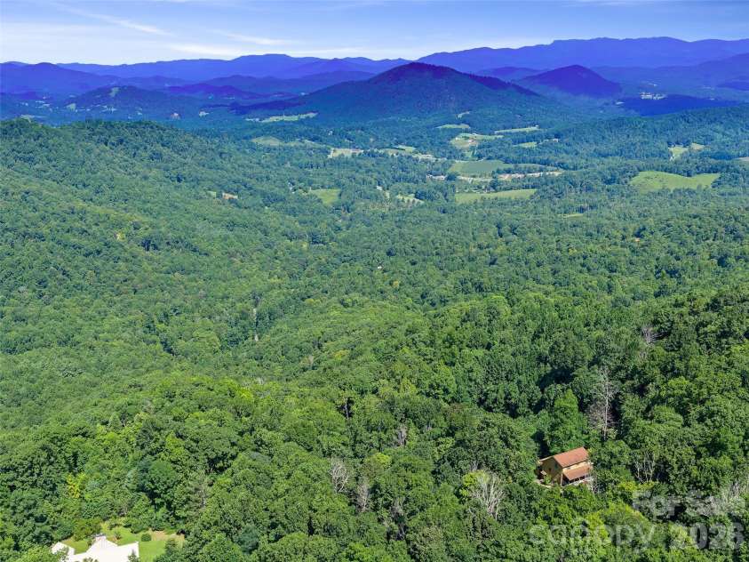 185 Blue Bird Lane, Spruce Pine, NC 28777.  MLS# CAR4416749, YatesRealty ID 45682. 