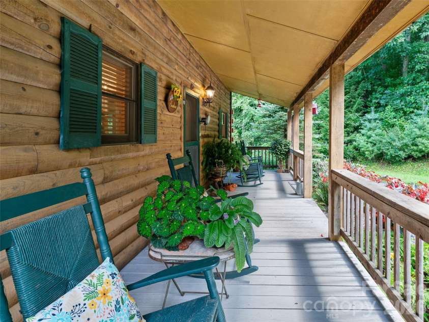 185 Blue Bird Lane, Spruce Pine, NC 28777.  MLS# CAR4416749, YatesRealty ID 45682. 