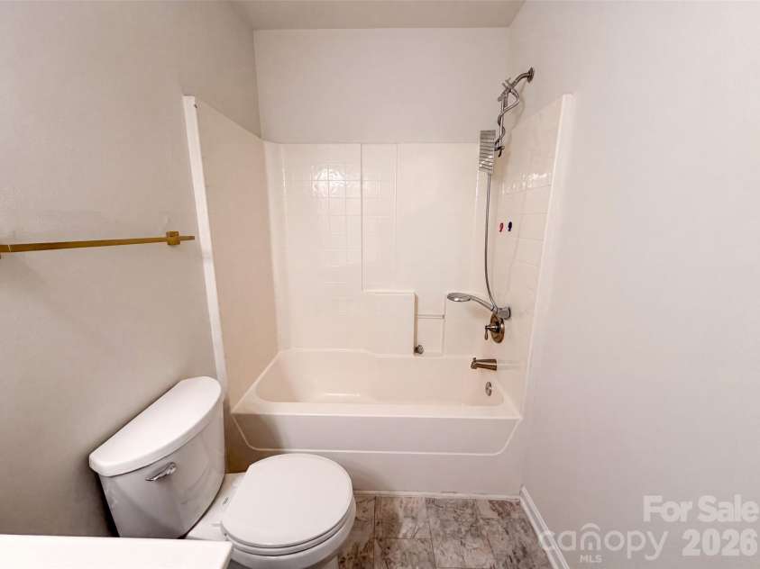 10933 Pointer Ridge Drive, Charlotte, NC 28214.  MLS# CAR4416762, YatesRealty ID 45683. 