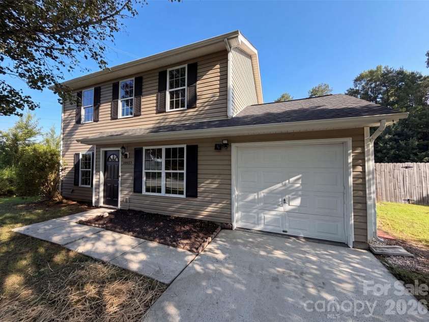 10933 Pointer Ridge Drive, Charlotte, NC 28214.  MLS# CAR4416762, YatesRealty ID 45683. 