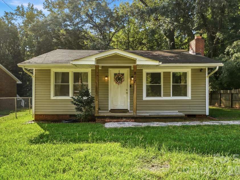 817 Dunlap Street, Lancaster, SC 29720.  MLS# CAR4416744, YatesRealty ID 45684. 