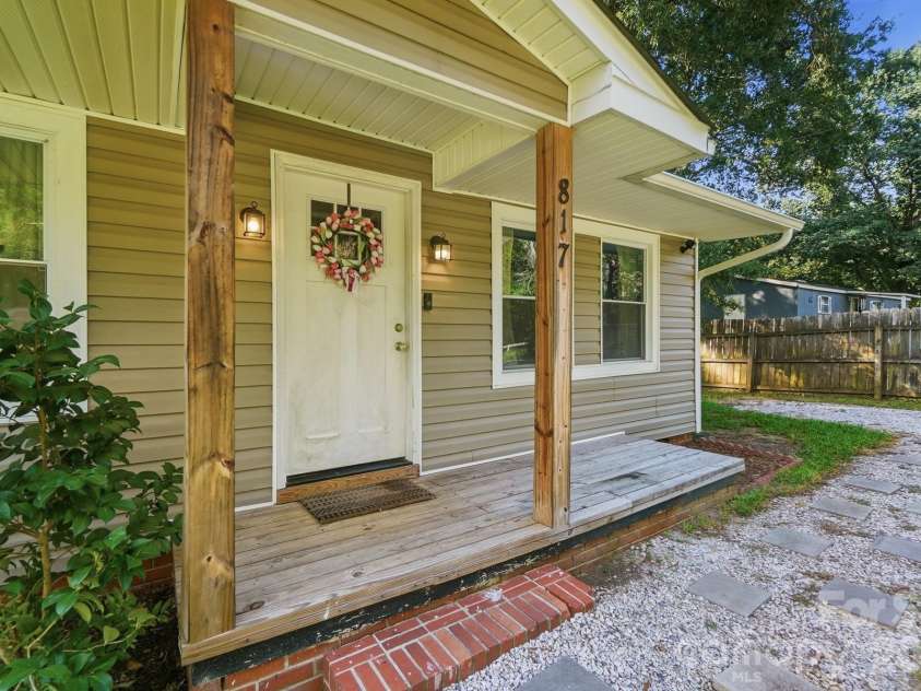 817 Dunlap Street, Lancaster, SC 29720.  MLS# CAR4416744, YatesRealty ID 45684. 