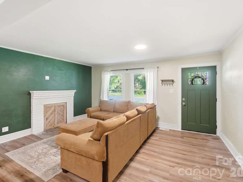 817 Dunlap Street, Lancaster, SC 29720.  MLS# CAR4416744, YatesRealty ID 45684. 