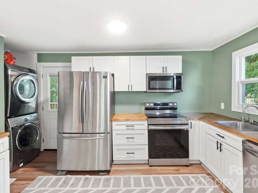817 Dunlap Street, Lancaster, SC 29720.  MLS# CAR4416744, YatesRealty ID 45684. 