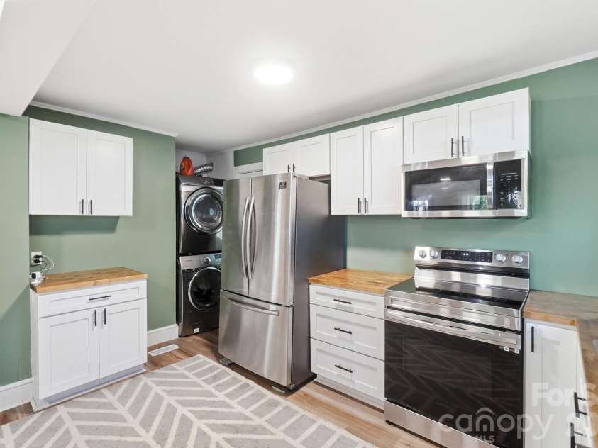 817 Dunlap Street, Lancaster, SC 29720.  MLS# CAR4416744, YatesRealty ID 45684. 