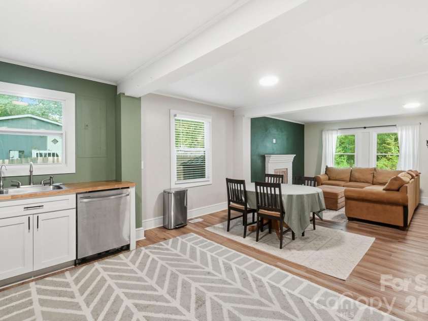 817 Dunlap Street, Lancaster, SC 29720.  MLS# CAR4416744, YatesRealty ID 45684. 