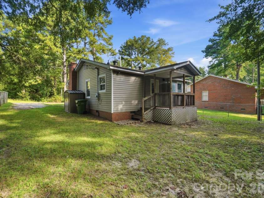 817 Dunlap Street, Lancaster, SC 29720.  MLS# CAR4416744, YatesRealty ID 45684. 