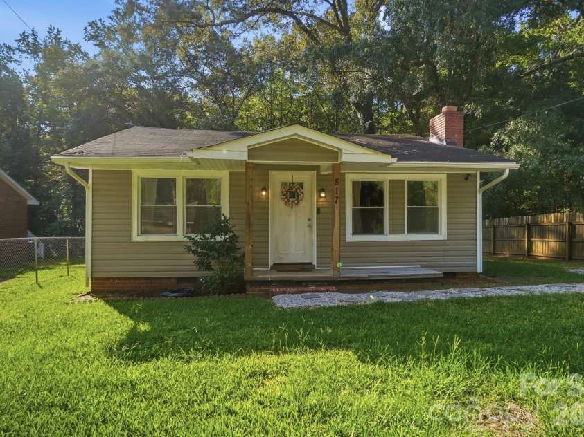 817 Dunlap Street, Lancaster, SC 29720.  MLS# CAR4416744, YatesRealty ID 45684. 