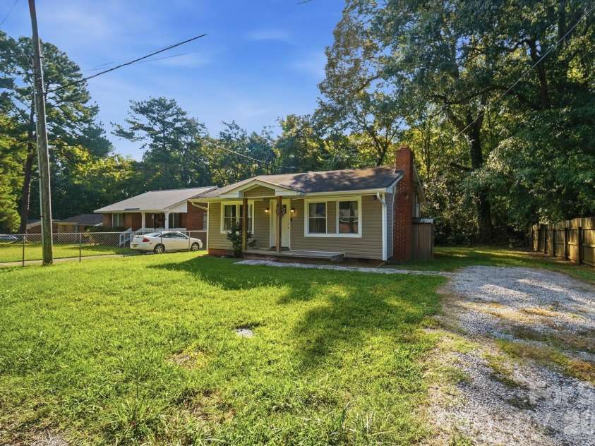 817 Dunlap Street, Lancaster, SC 29720.  MLS# CAR4416744, YatesRealty ID 45684. 