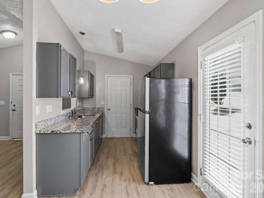 7035 Red Bud Circle, Charlotte, NC 28214.  MLS# CAR4406173, YatesRealty ID 45685. 