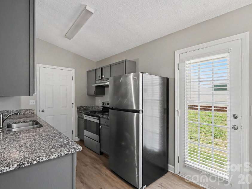 7035 Red Bud Circle, Charlotte, NC 28214.  MLS# CAR4406173, YatesRealty ID 45685. 