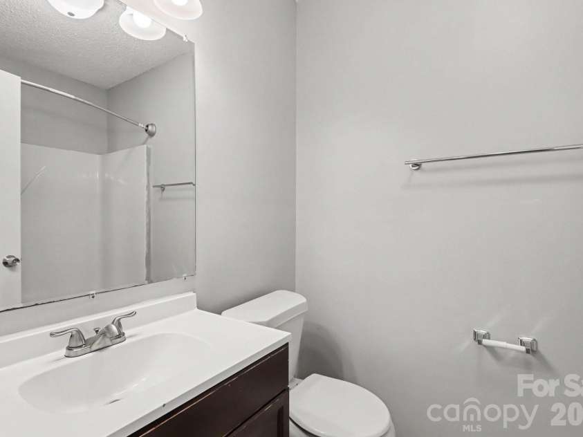 7035 Red Bud Circle, Charlotte, NC 28214.  MLS# CAR4406173, YatesRealty ID 45685. 