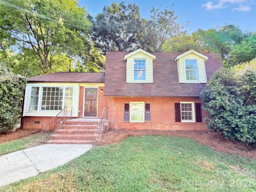 2717 O Hara Drive, Charlotte, NC 28273.  MLS# CAR4416770, YatesRealty ID 45686. 