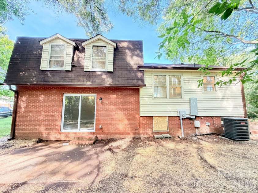 2717 O Hara Drive, Charlotte, NC 28273.  MLS# CAR4416770, YatesRealty ID 45686. 