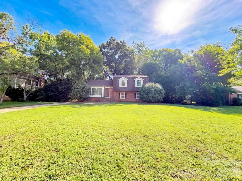 2717 O Hara Drive, Charlotte, NC 28273.  MLS# CAR4416770, YatesRealty ID 45686. 