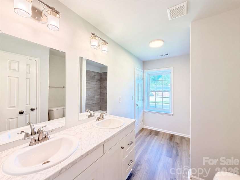 2717 O Hara Drive, Charlotte, NC 28273.  MLS# CAR4416770, YatesRealty ID 45686. 