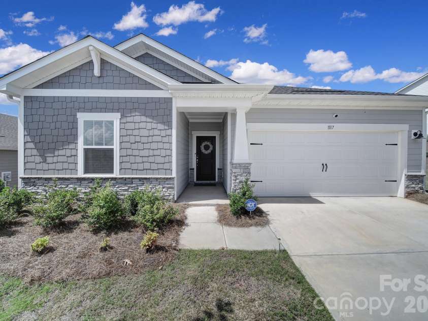 1117 Alicante Avenue, Charlotte, NC 28214.  MLS# CAR4409701, YatesRealty ID 45688. 