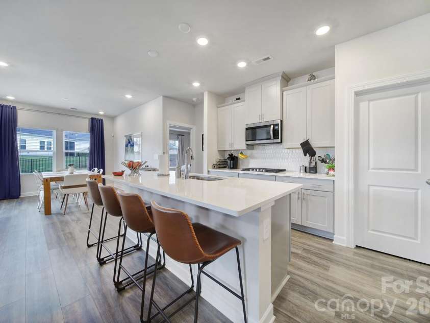 1117 Alicante Avenue, Charlotte, NC 28214.  MLS# CAR4409701, YatesRealty ID 45688. 
