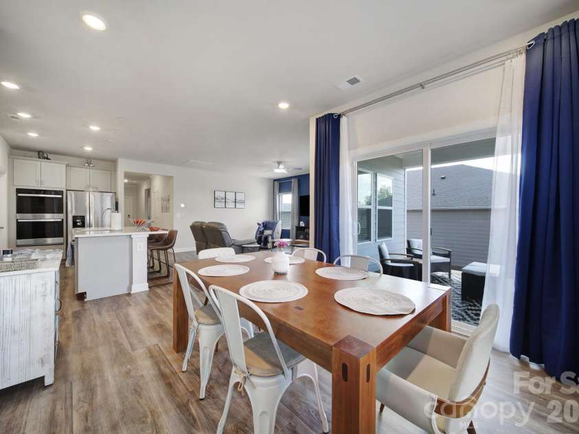 1117 Alicante Avenue, Charlotte, NC 28214.  MLS# CAR4409701, YatesRealty ID 45688. 