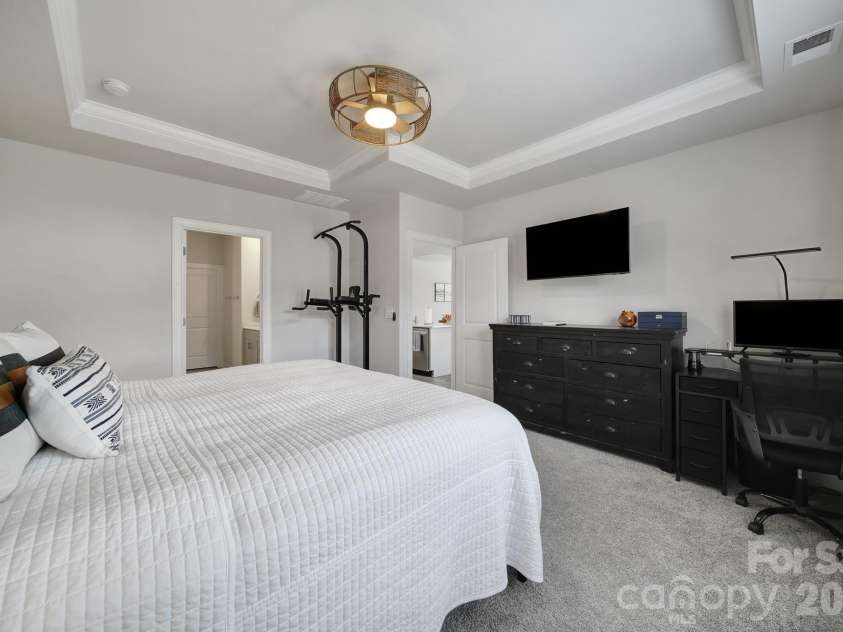 1117 Alicante Avenue, Charlotte, NC 28214.  MLS# CAR4409701, YatesRealty ID 45688. 