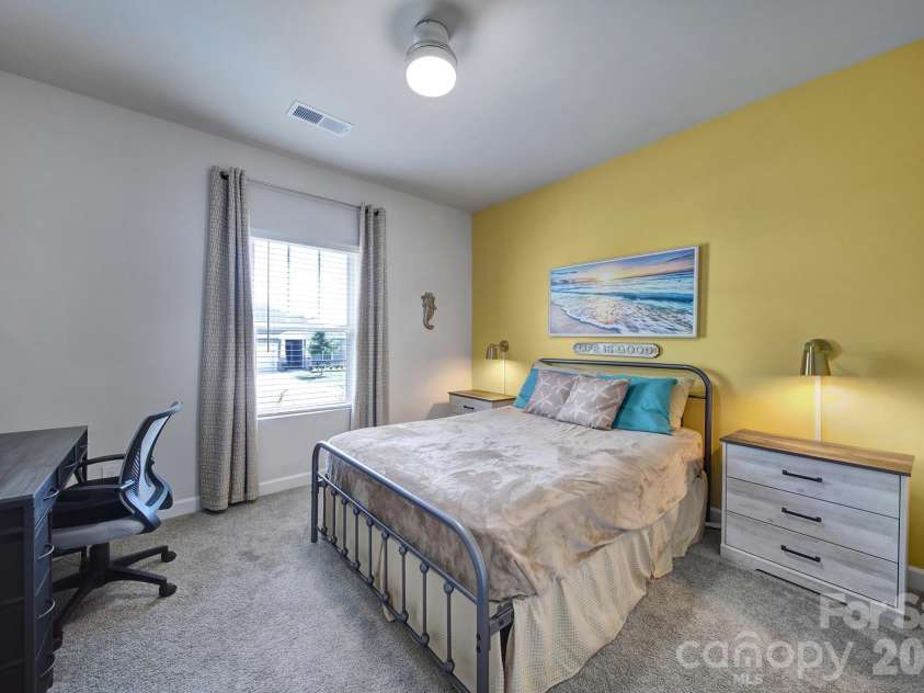 1117 Alicante Avenue, Charlotte, NC 28214.  MLS# CAR4409701, YatesRealty ID 45688. 