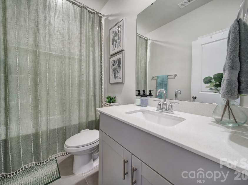1117 Alicante Avenue, Charlotte, NC 28214.  MLS# CAR4409701, YatesRealty ID 45688. 