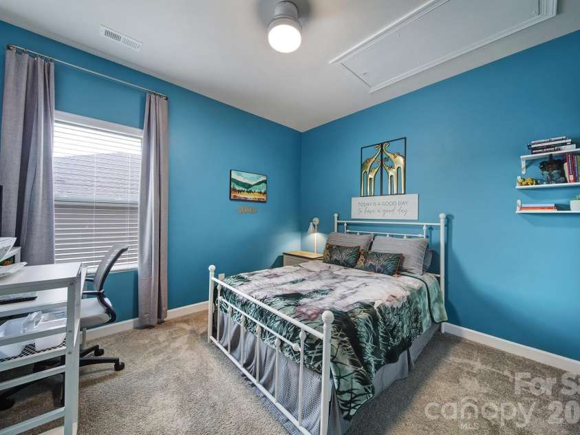 1117 Alicante Avenue, Charlotte, NC 28214.  MLS# CAR4409701, YatesRealty ID 45688. 