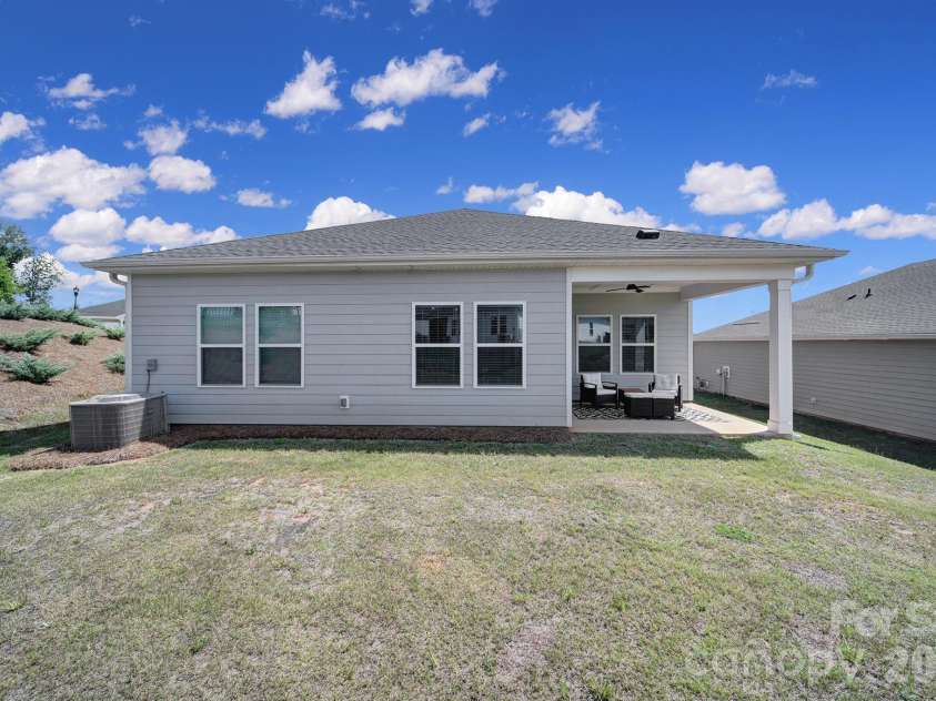 1117 Alicante Avenue, Charlotte, NC 28214.  MLS# CAR4409701, YatesRealty ID 45688. 
