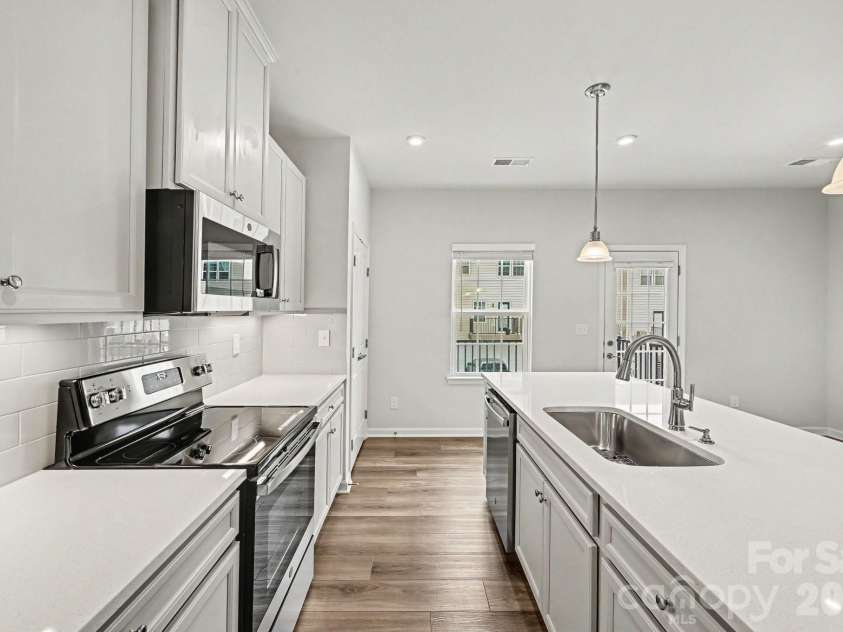 2405 Autumn Olive Lane, Matthews, NC 28104.  MLS# CAR4416584, YatesRealty ID 45689. 