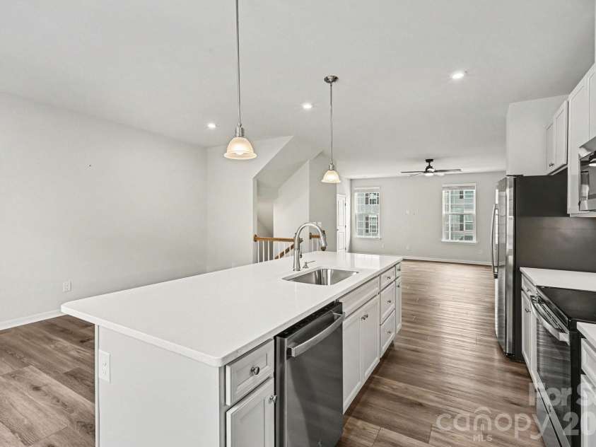2405 Autumn Olive Lane, Matthews, NC 28104.  MLS# CAR4416584, YatesRealty ID 45689. 