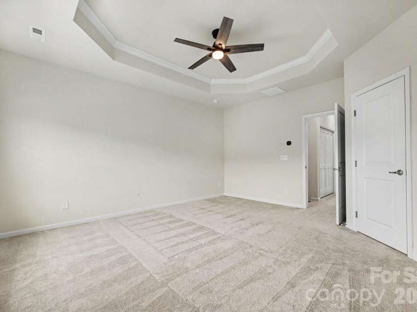 2405 Autumn Olive Lane, Matthews, NC 28104.  MLS# CAR4416584, YatesRealty ID 45689. 