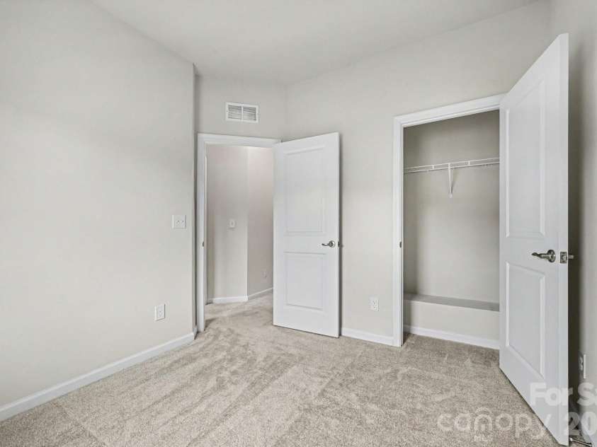 2405 Autumn Olive Lane, Matthews, NC 28104.  MLS# CAR4416584, YatesRealty ID 45689. 