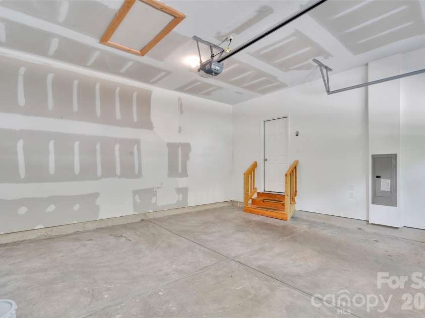 8214 Aspen Court, Charlotte, NC 28227.  MLS# CAR4272999, YatesRealty ID 4569. 