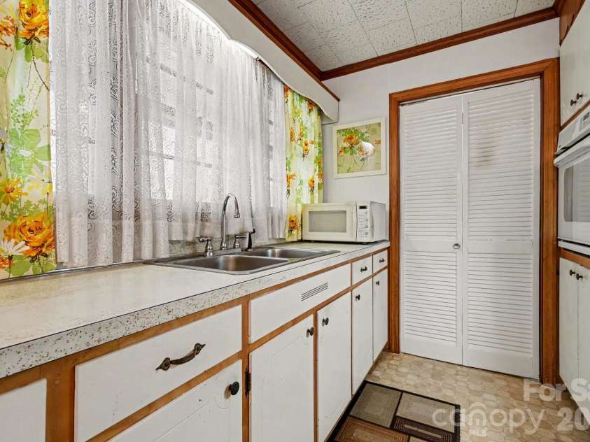 2997 Flat Creek Road, Lancaster, SC 29720.  MLS# CAR4415860, YatesRealty ID 45691. 