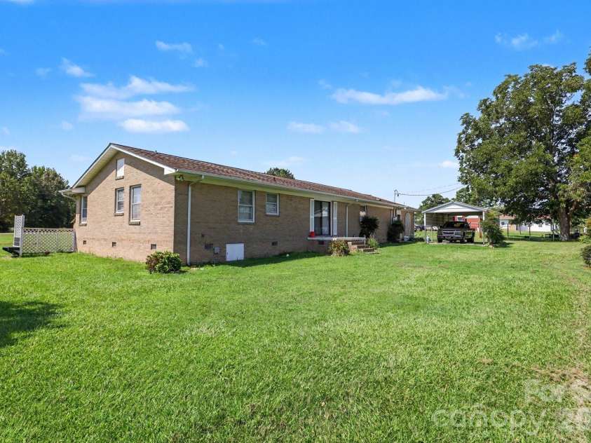 2997 Flat Creek Road, Lancaster, SC 29720.  MLS# CAR4415860, YatesRealty ID 45691. 