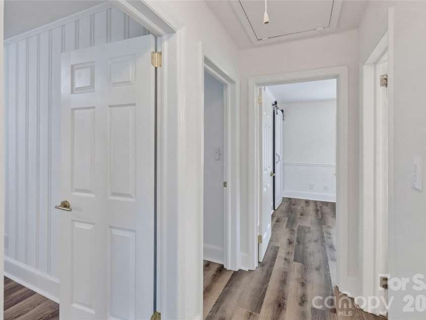 1062 Dresden Drive, Charlotte, NC 28205.  MLS# CAR4412052, YatesRealty ID 45694. 