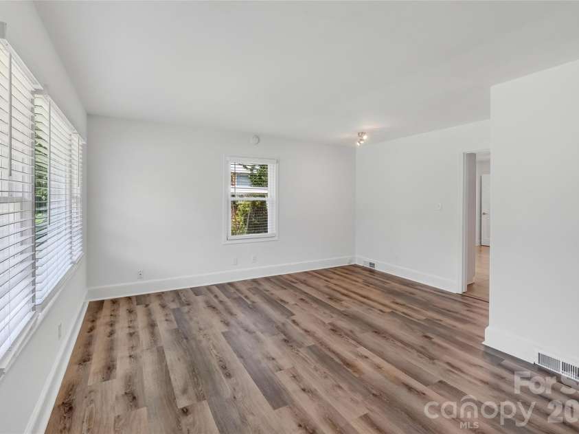 1062 Dresden Drive, Charlotte, NC 28205.  MLS# CAR4412052, YatesRealty ID 45694. Open Living Space