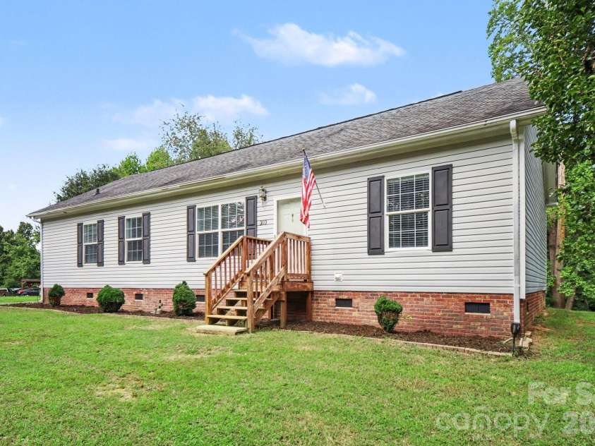 303 Hardin Circle, Grover, NC 28073.  MLS# CAR4414952, YatesRealty ID 45695. 