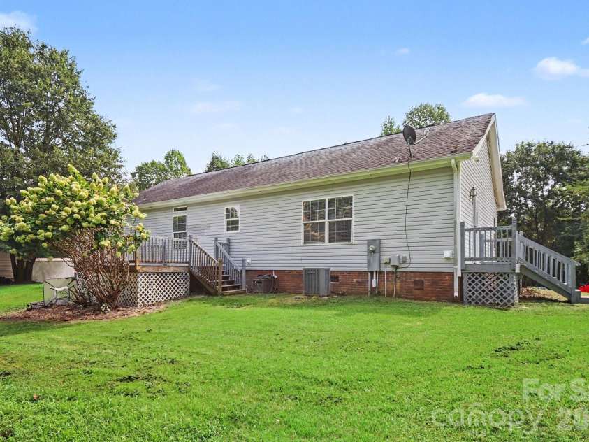 303 Hardin Circle, Grover, NC 28073.  MLS# CAR4414952, YatesRealty ID 45695. 