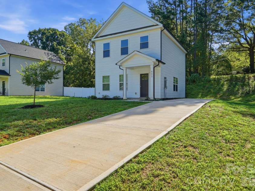 603 10th Street, Bessemer City, NC 28016.  MLS# CAR4415989, YatesRealty ID 45697. 