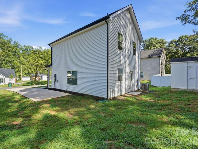 603 10th Street, Bessemer City, NC 28016.  MLS# CAR4415989, YatesRealty ID 45697. 