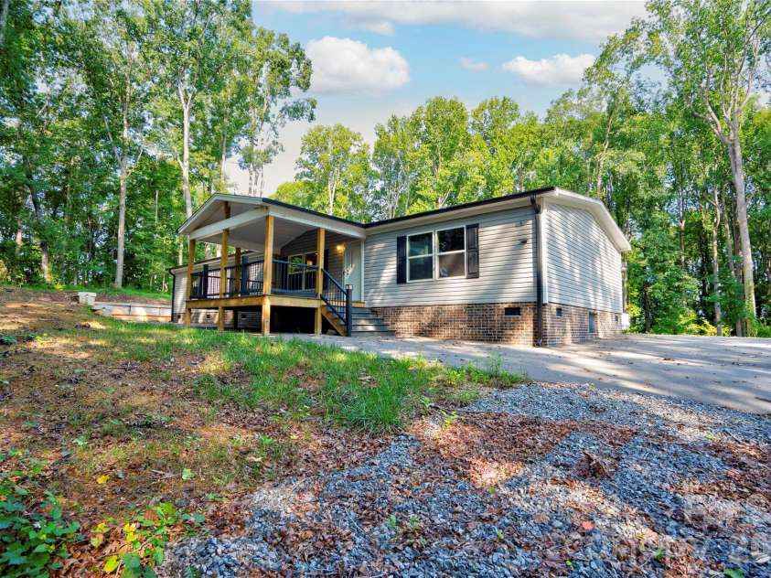 737 Pleasantdale Drive, Shelby, NC 28150.  MLS# CAR4416272, YatesRealty ID 45698. 