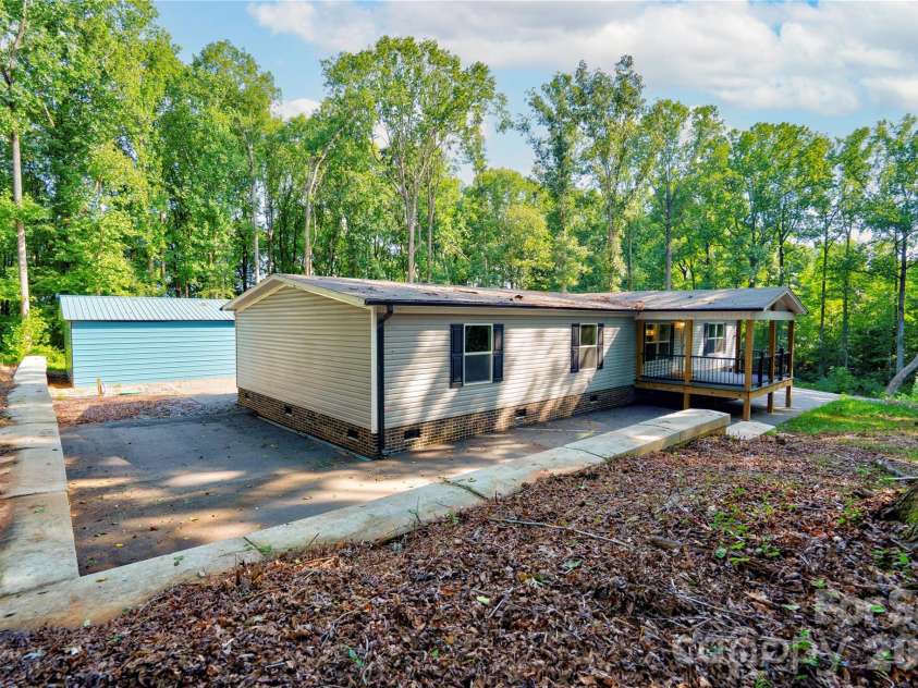 737 Pleasantdale Drive, Shelby, NC 28150.  MLS# CAR4416272, YatesRealty ID 45698. 
