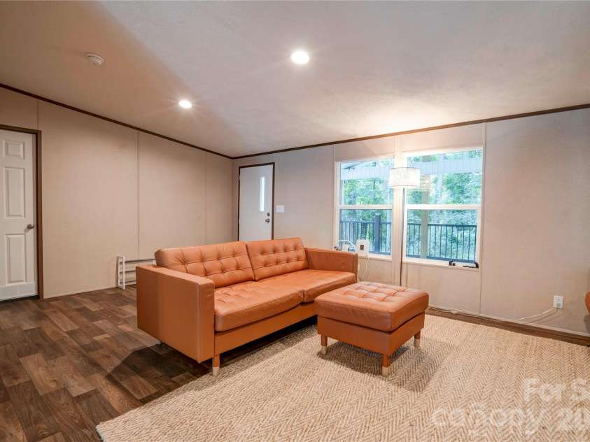 737 Pleasantdale Drive, Shelby, NC 28150.  MLS# CAR4416272, YatesRealty ID 45698. 