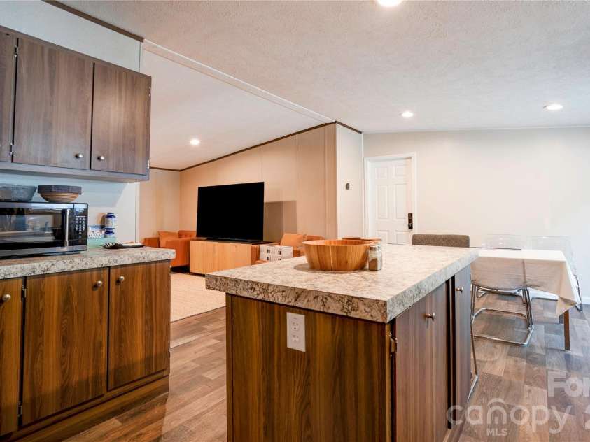 737 Pleasantdale Drive, Shelby, NC 28150.  MLS# CAR4416272, YatesRealty ID 45698. 