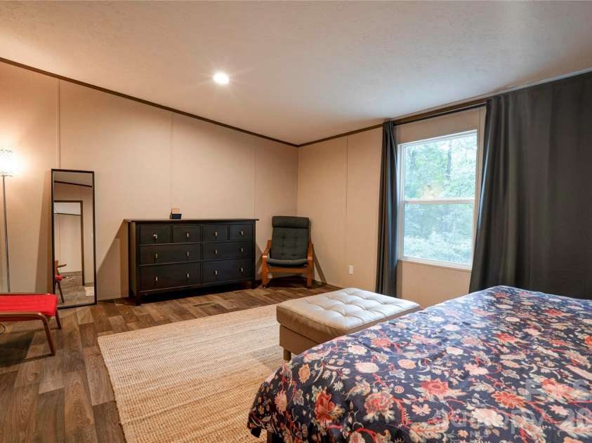 737 Pleasantdale Drive, Shelby, NC 28150.  MLS# CAR4416272, YatesRealty ID 45698. 