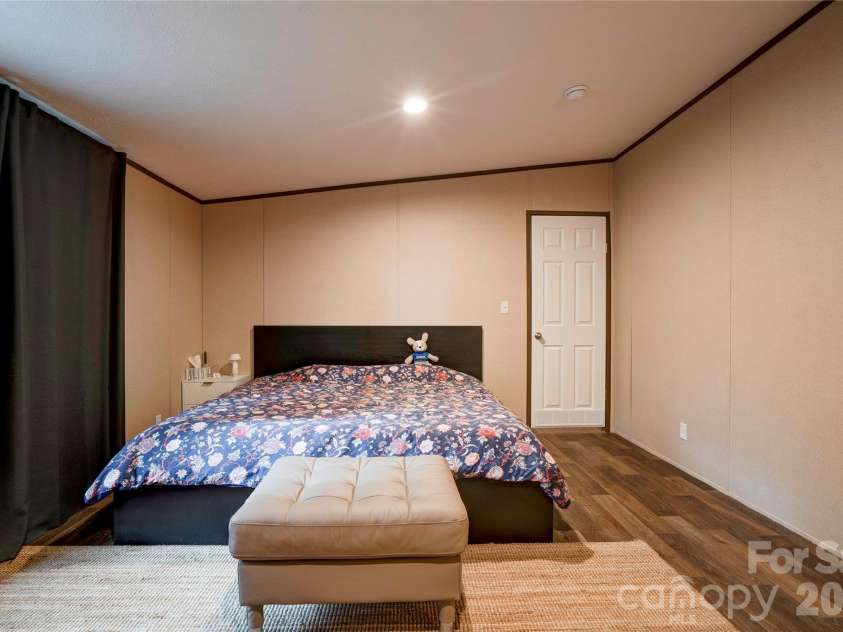 737 Pleasantdale Drive, Shelby, NC 28150.  MLS# CAR4416272, YatesRealty ID 45698. 