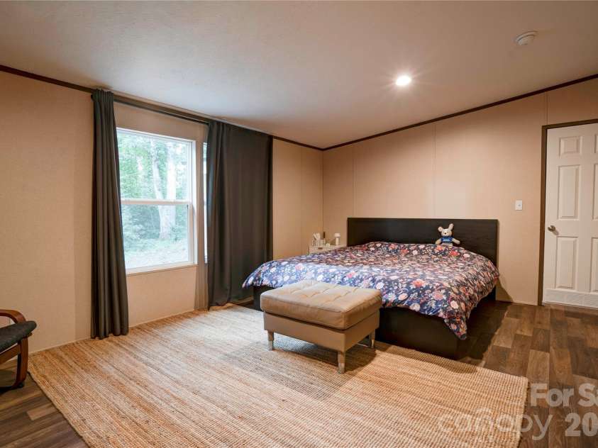 737 Pleasantdale Drive, Shelby, NC 28150.  MLS# CAR4416272, YatesRealty ID 45698. 